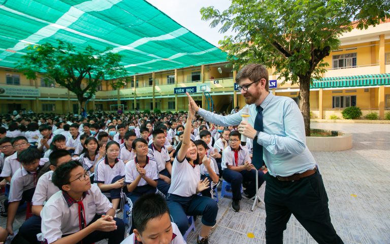 học tiếng Anh thông quan môn toán và khoa học